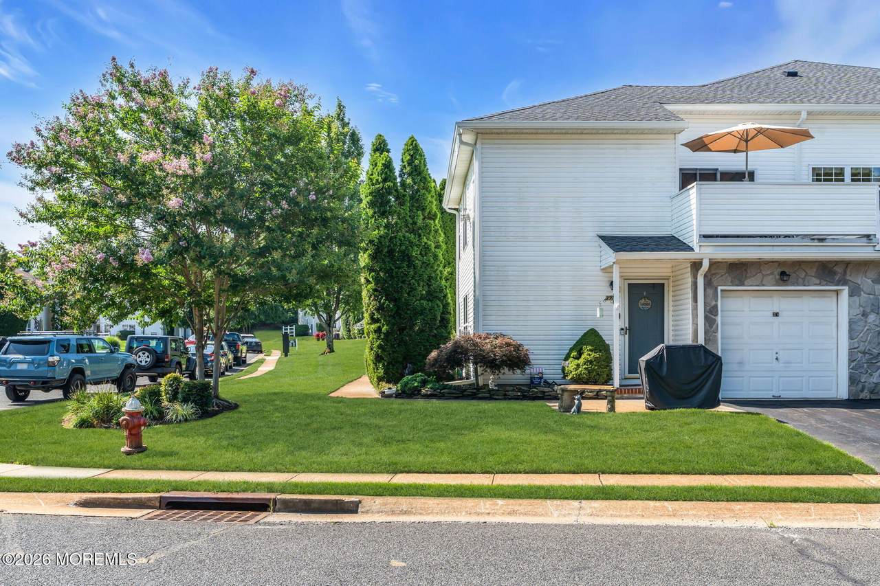 374 Deuce Drive - Photo 1