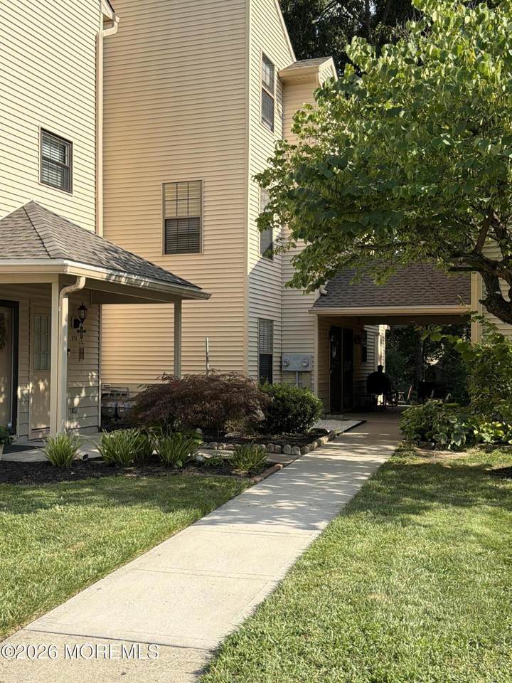 204 Daffodil Drive - Photo 1