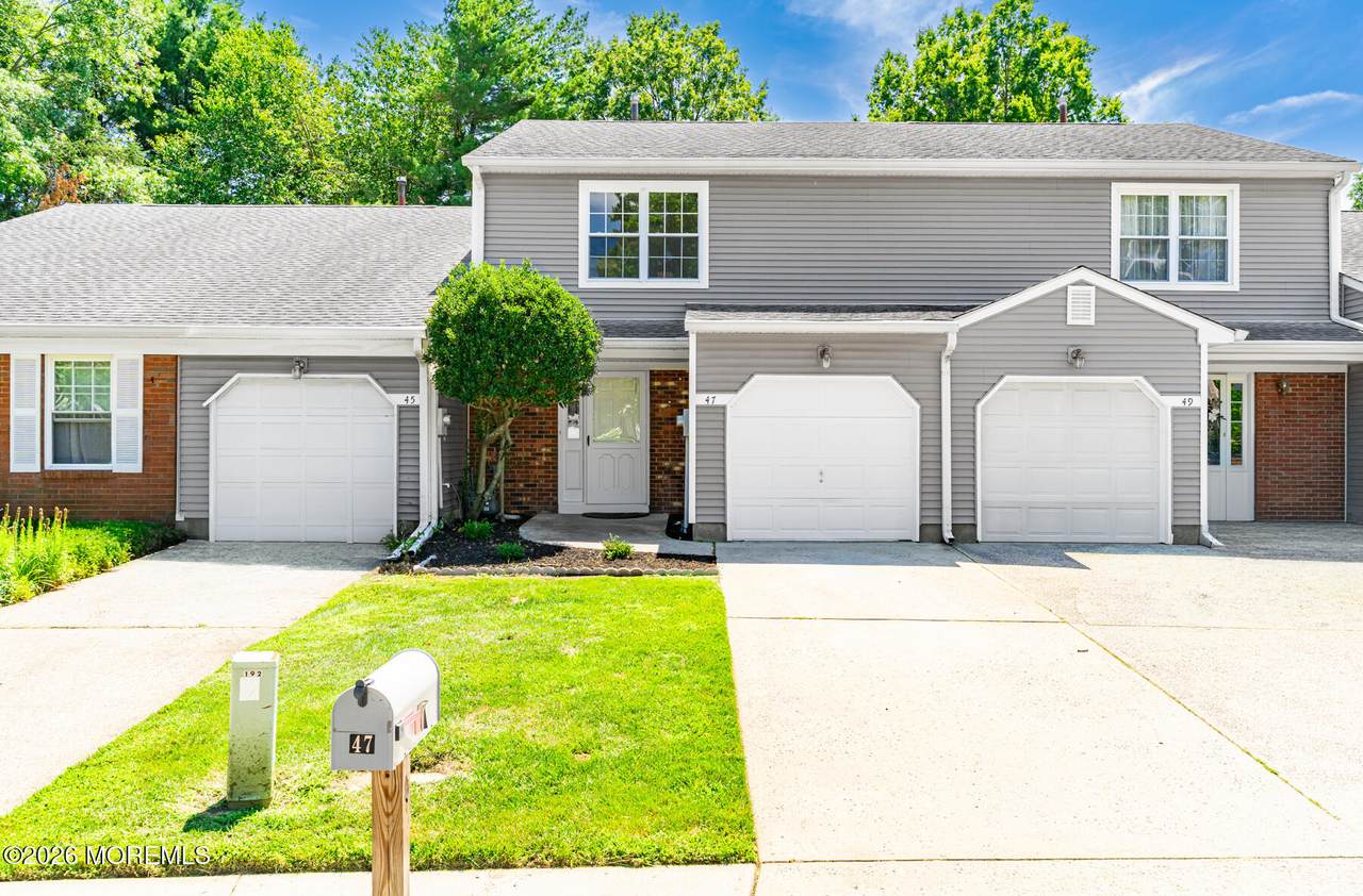 47 Oak Lane - Photo 1
