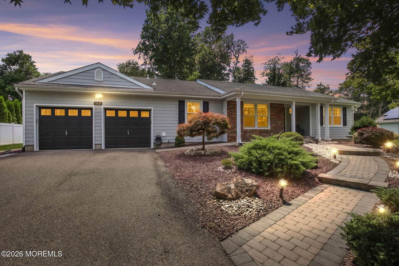 240 Concord Drive - Photo 1