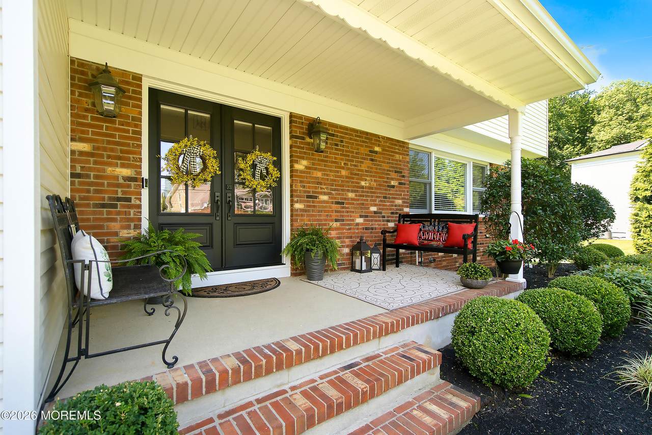 https://bt-photos.global.ssl.fastly.net/monmouth/1280_boomver_1_22624229-2.jpg