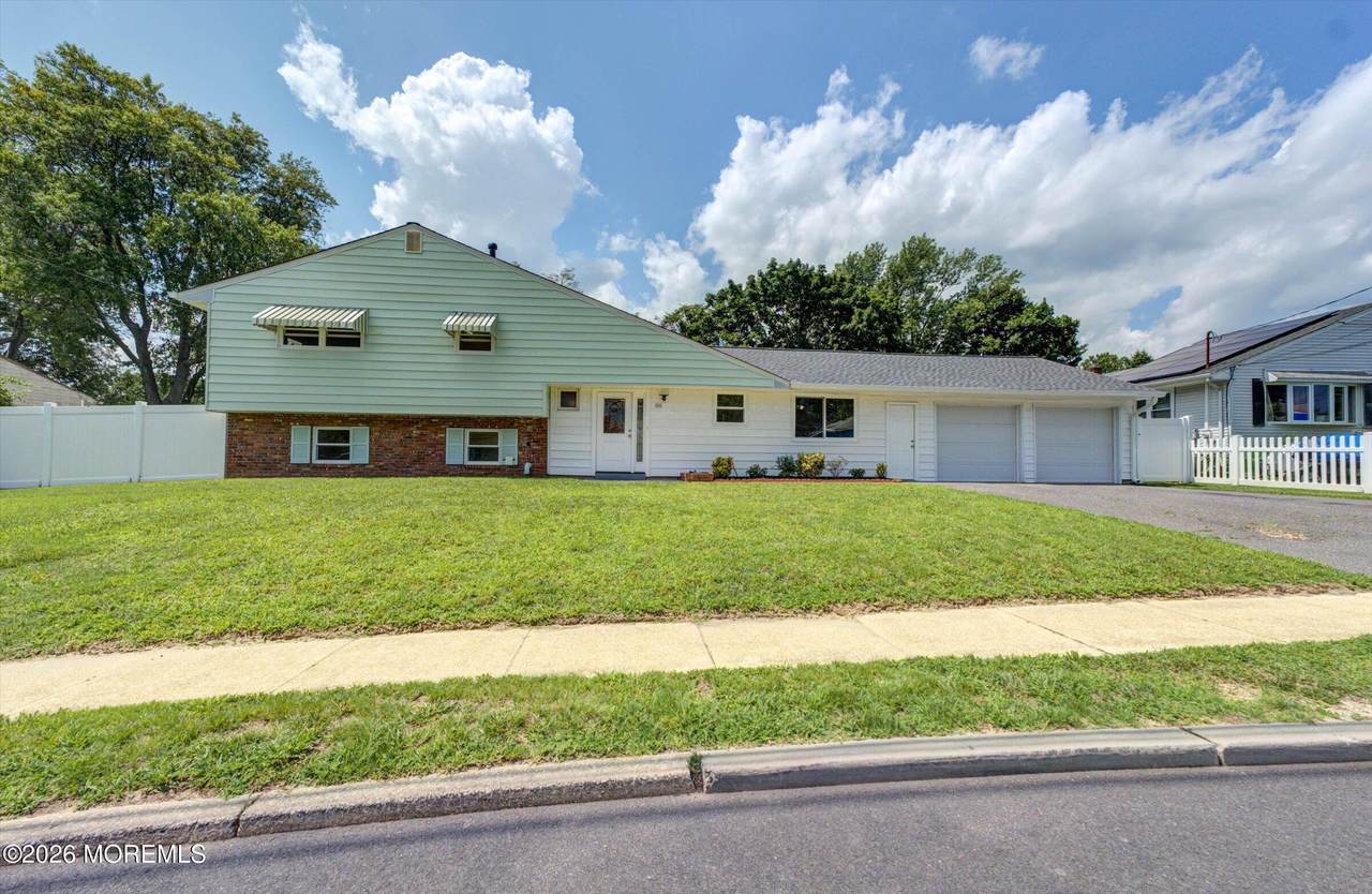1015 Eton Way - Photo 1