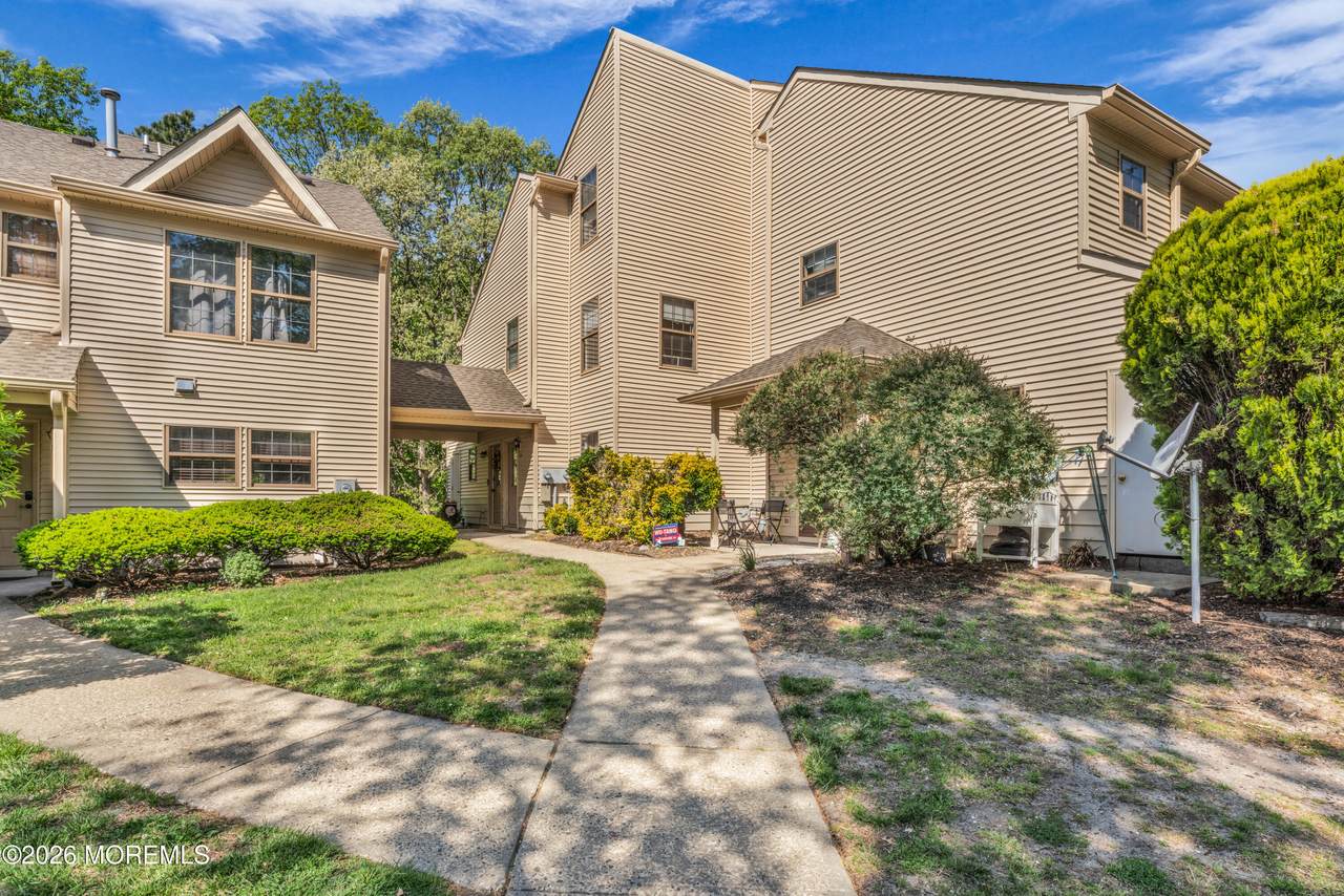 125 Whispering Oaks Way - Photo 1