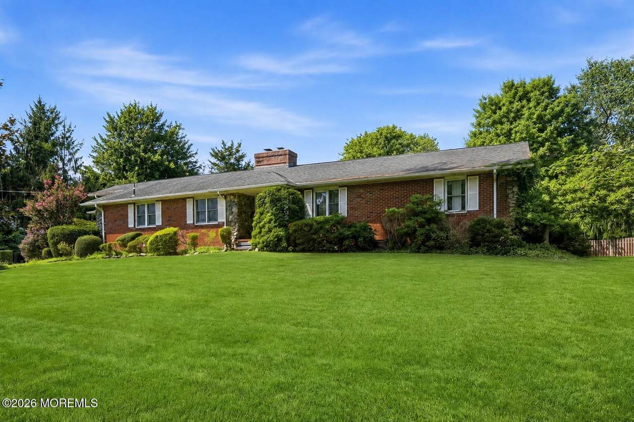 470 Monmouth Place - Photo 1