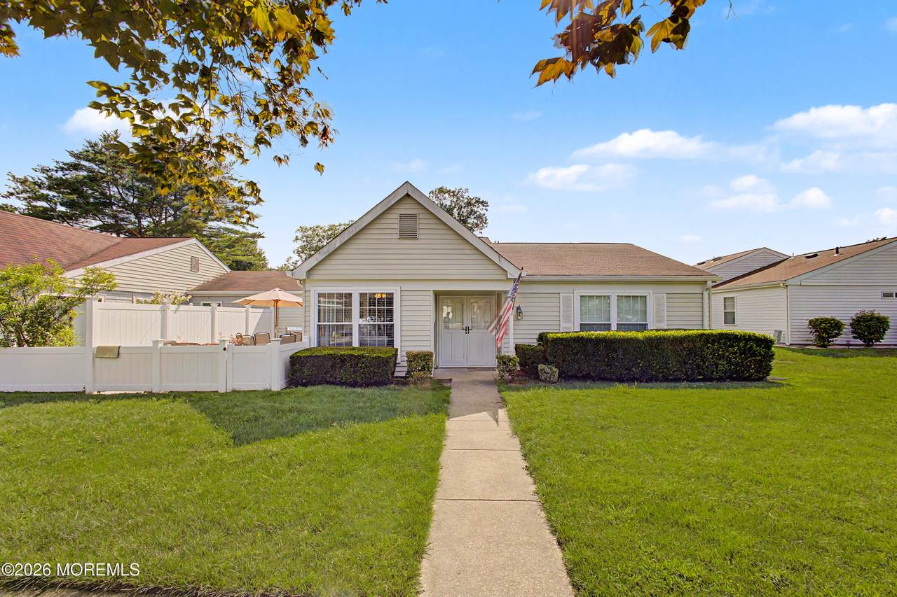 481 Winfield Court - Photo 1