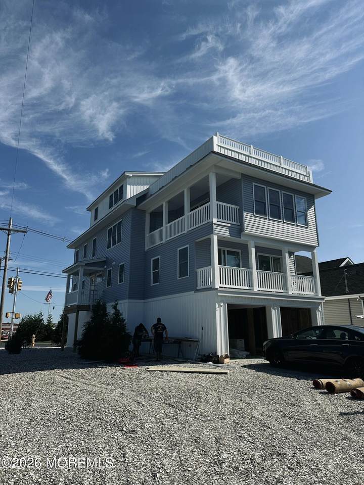 724 Bay Avenue - Photo 1