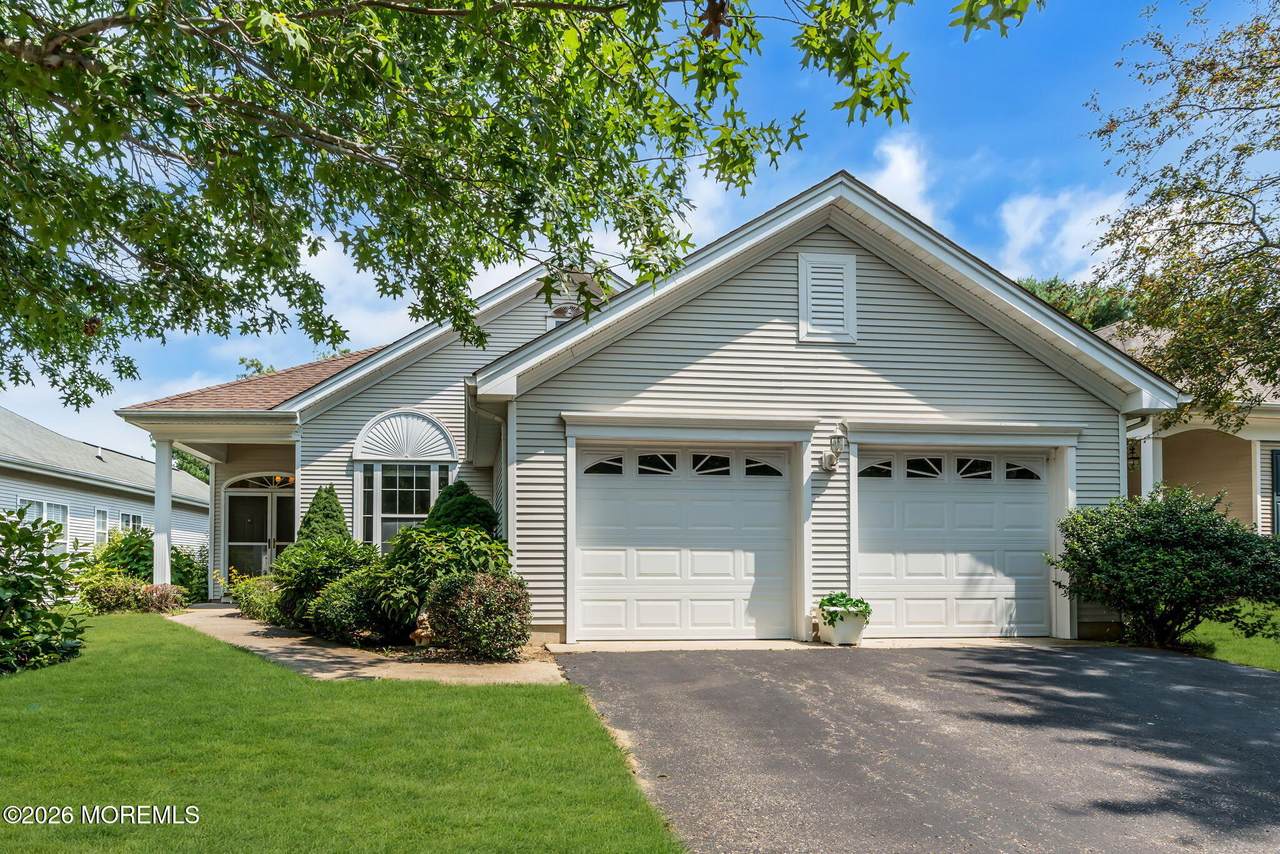 16 Bellflower Drive - Photo 1