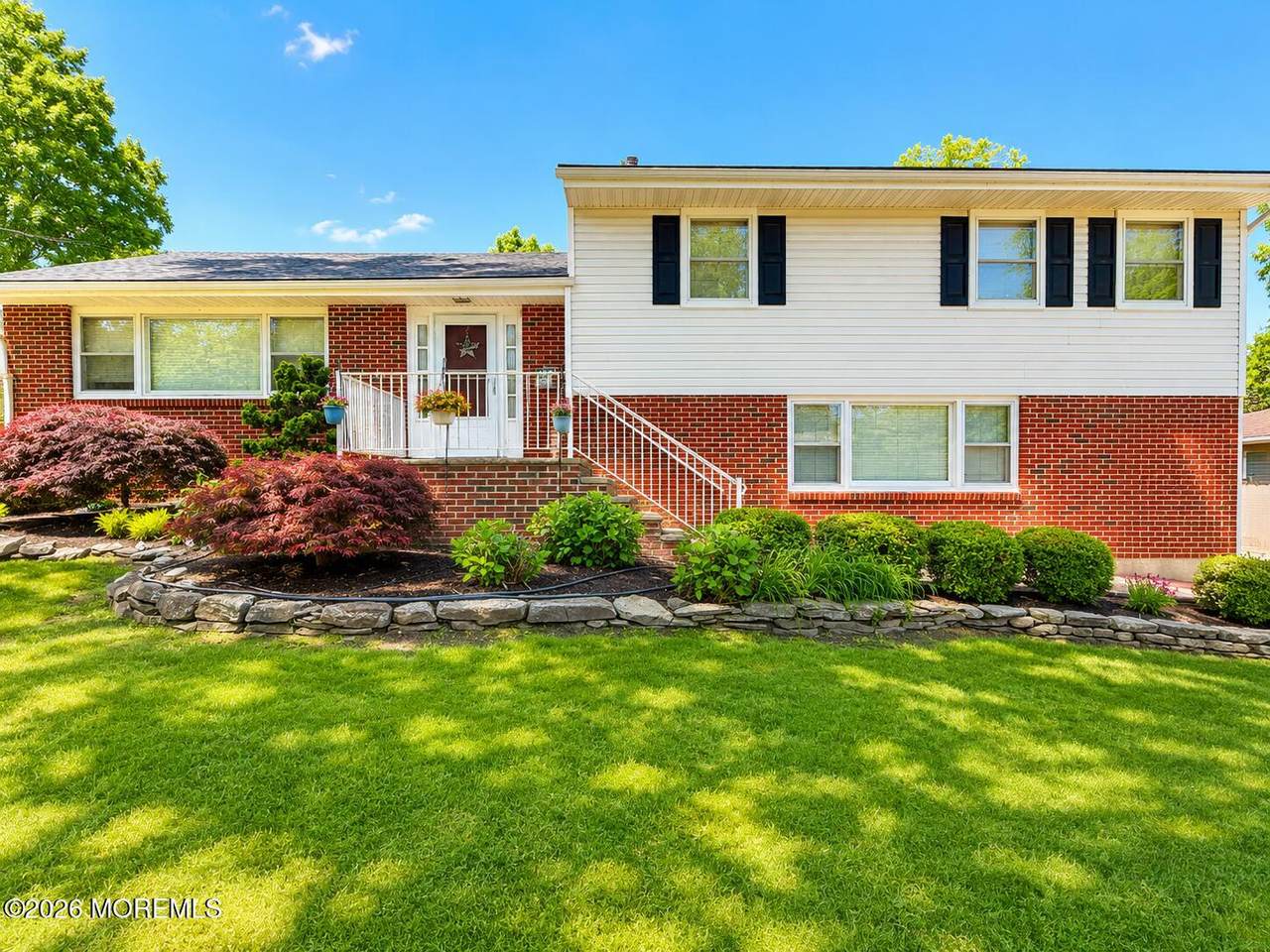 554 Gold Street - Photo 1