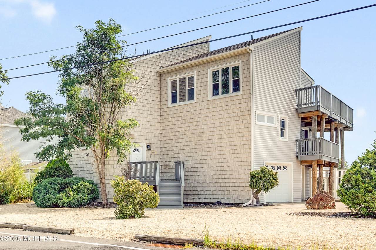 1131 Bayview Avenue - Photo 1