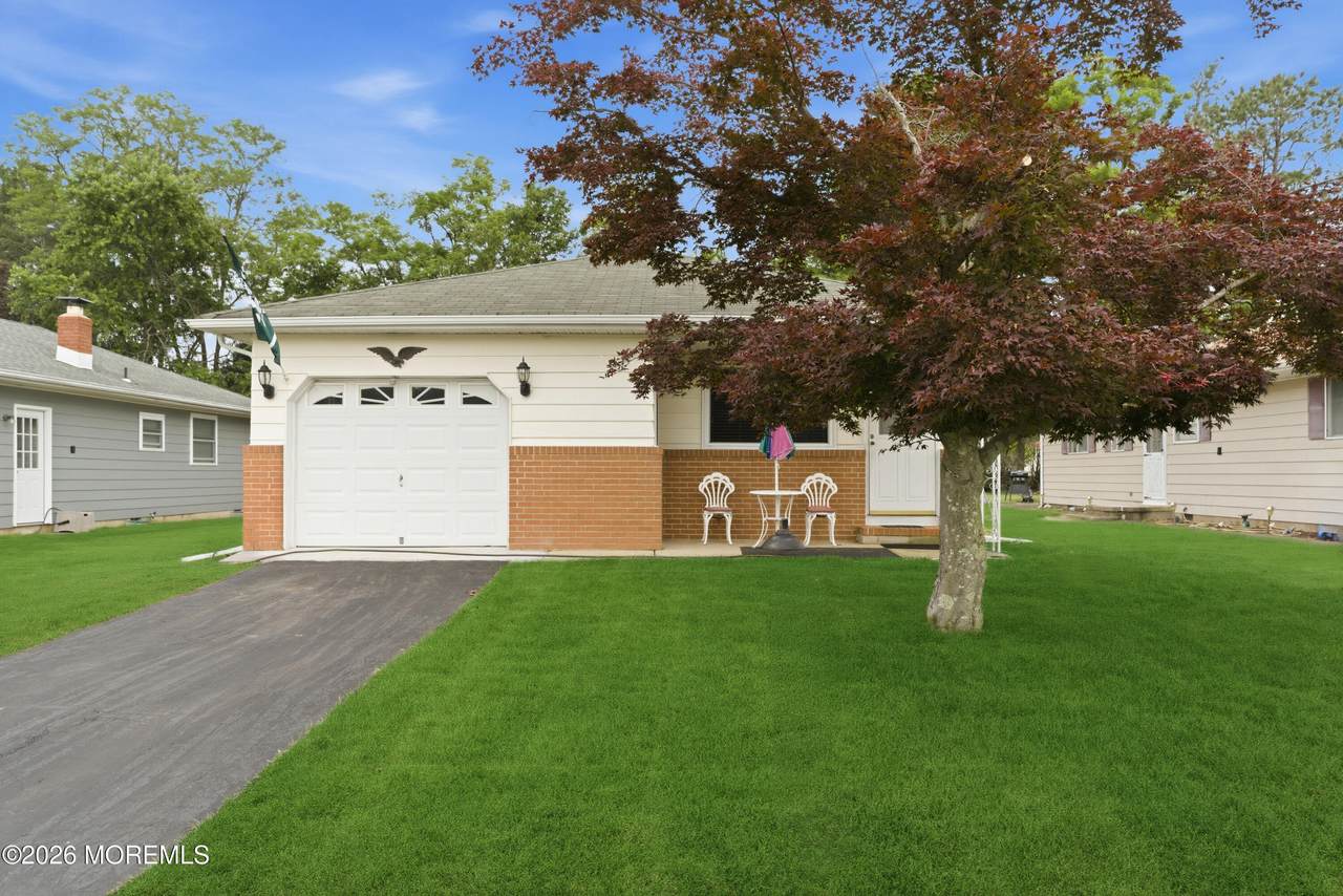 120 Bimini Drive - Photo 1