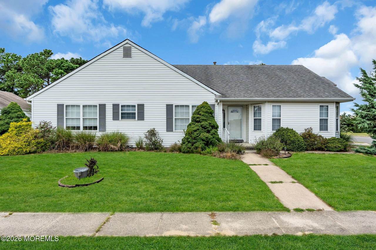 91 Portsmouth Drive - Photo 1