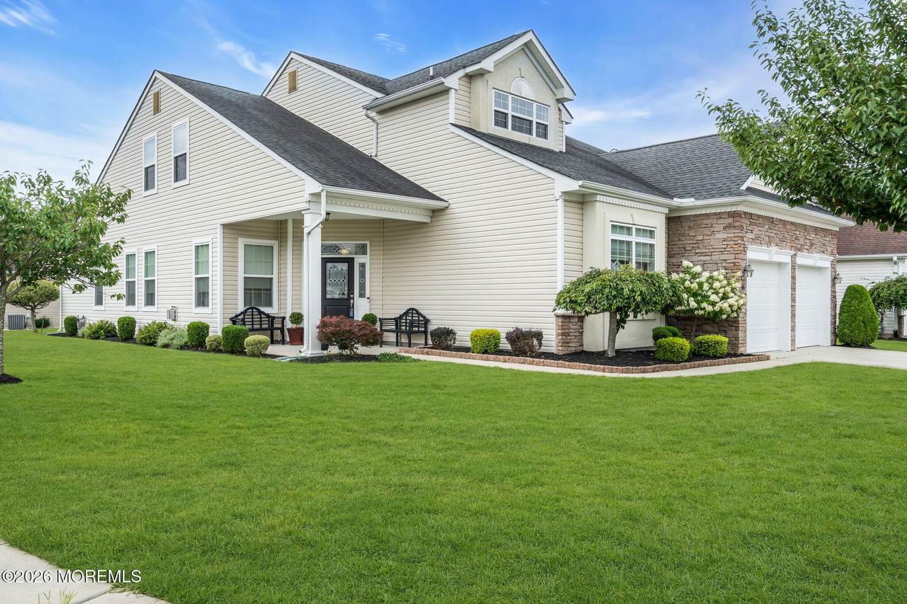 163 Bayville Way - Photo 1