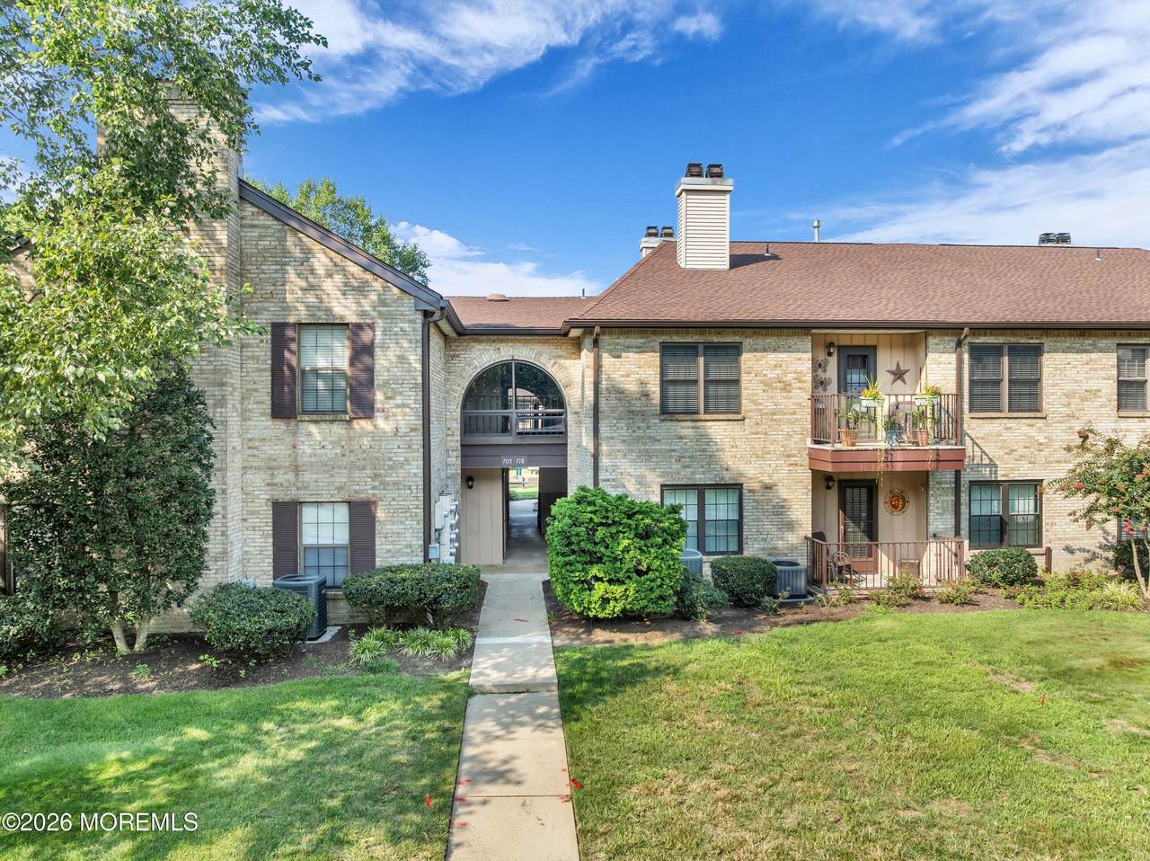708 Wellington Place - Photo 1