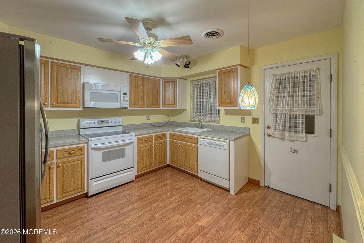16 Monmouth Lane - Photo 1