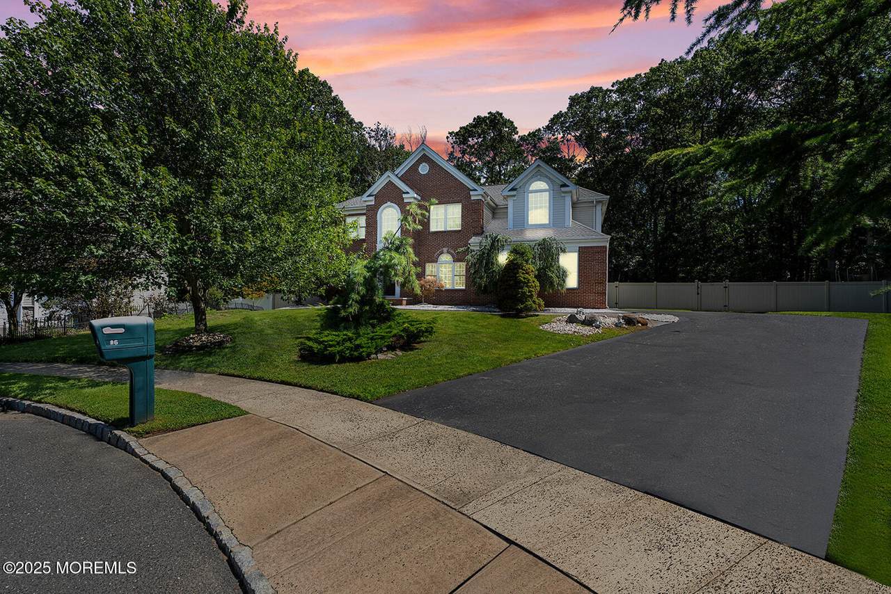 26 Chiswick Court - Photo 1