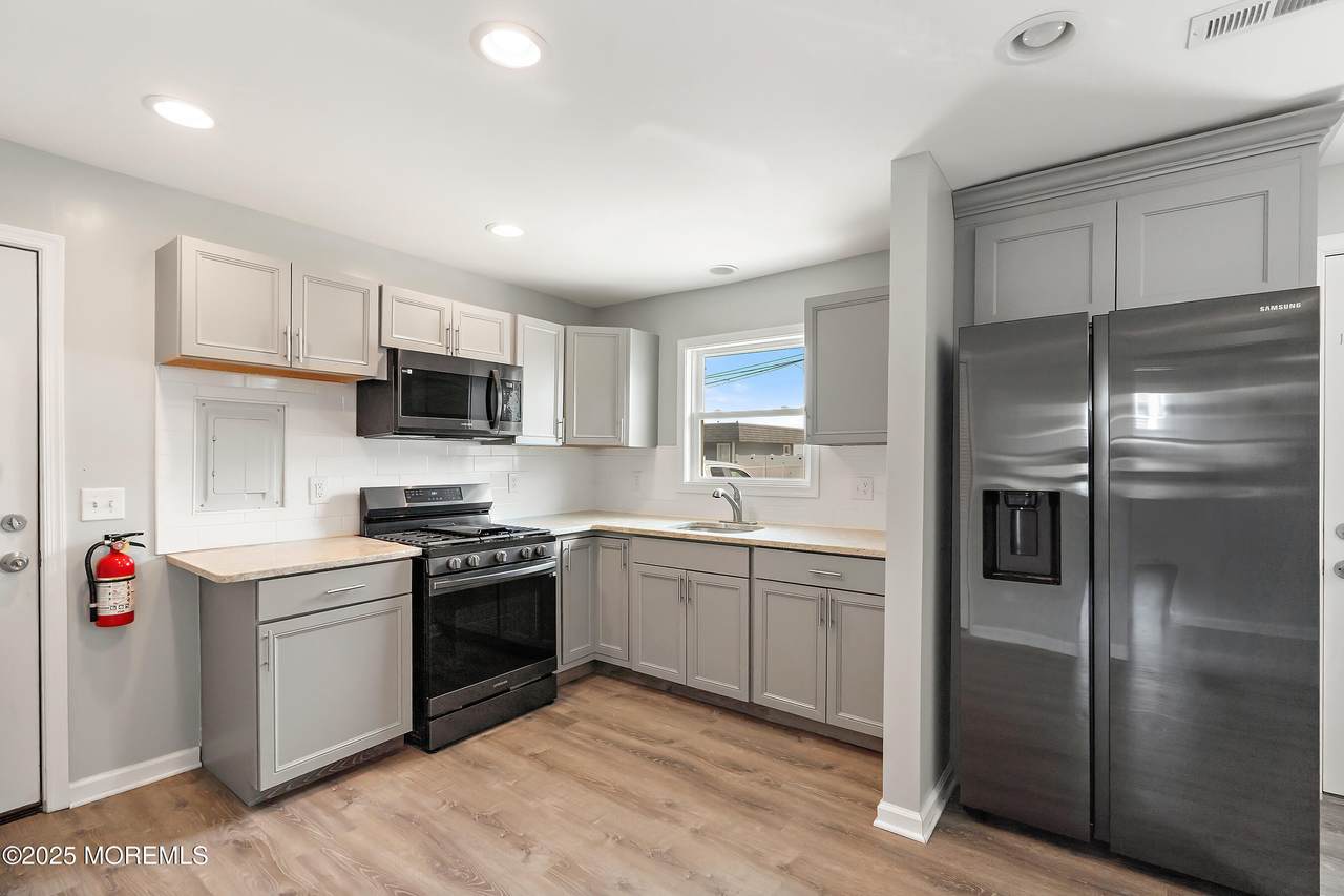 40 Bay Shore Drive - Photo 1