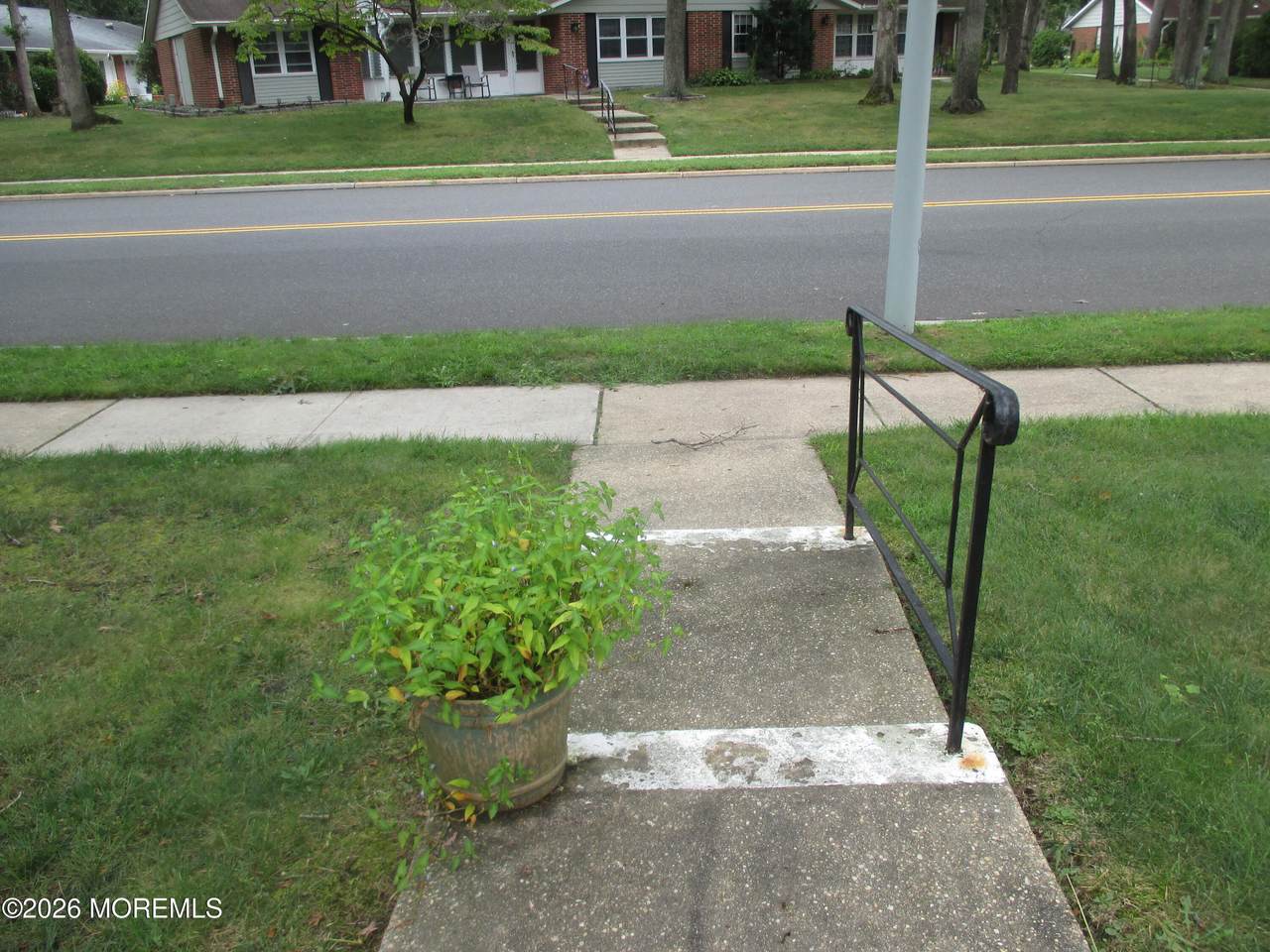 https://bt-photos.global.ssl.fastly.net/monmouth/1280_boomver_1_22625720-2.jpg