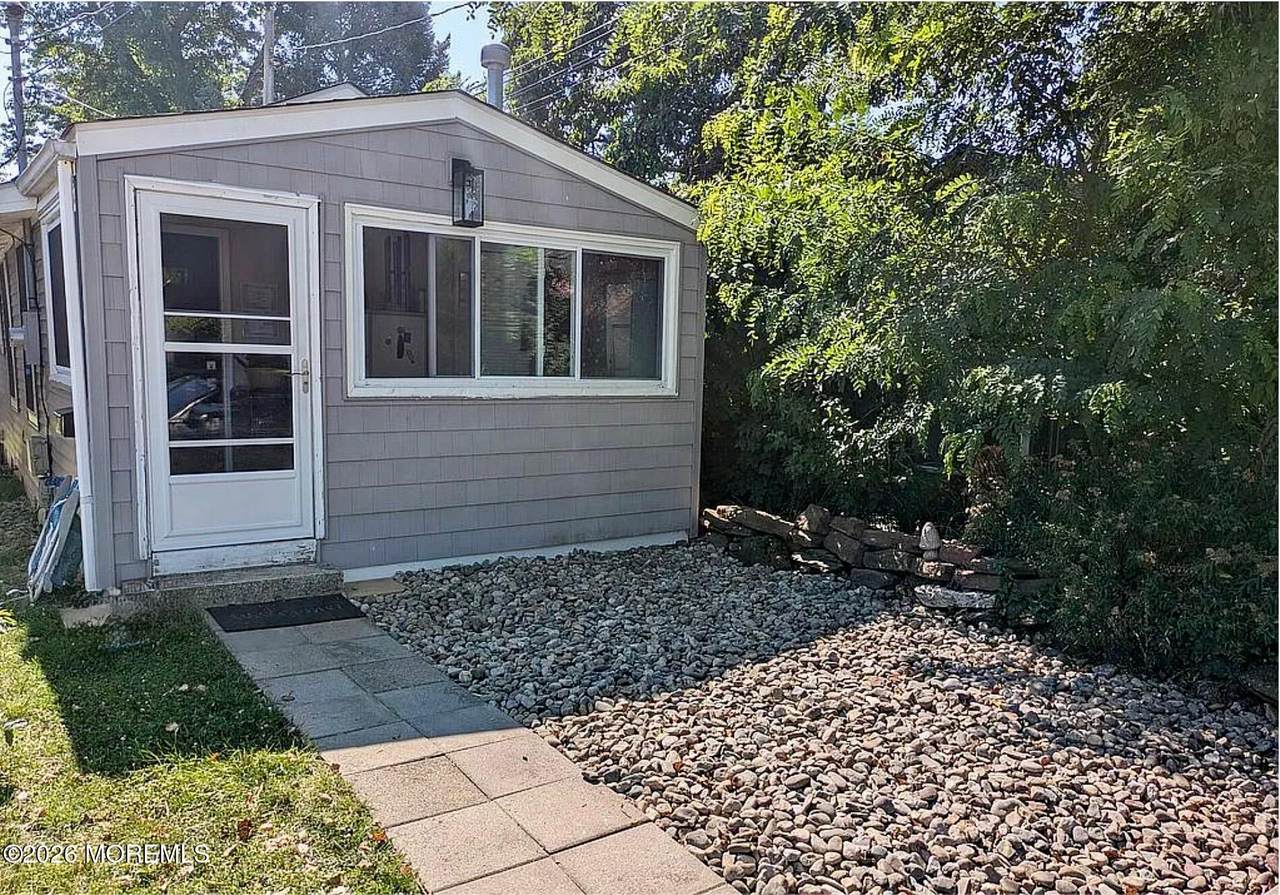 106 6th Avenue - Photo 1