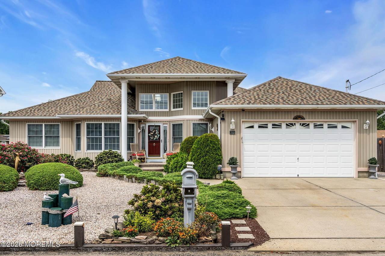 820 Bowsprit Point - Photo 1