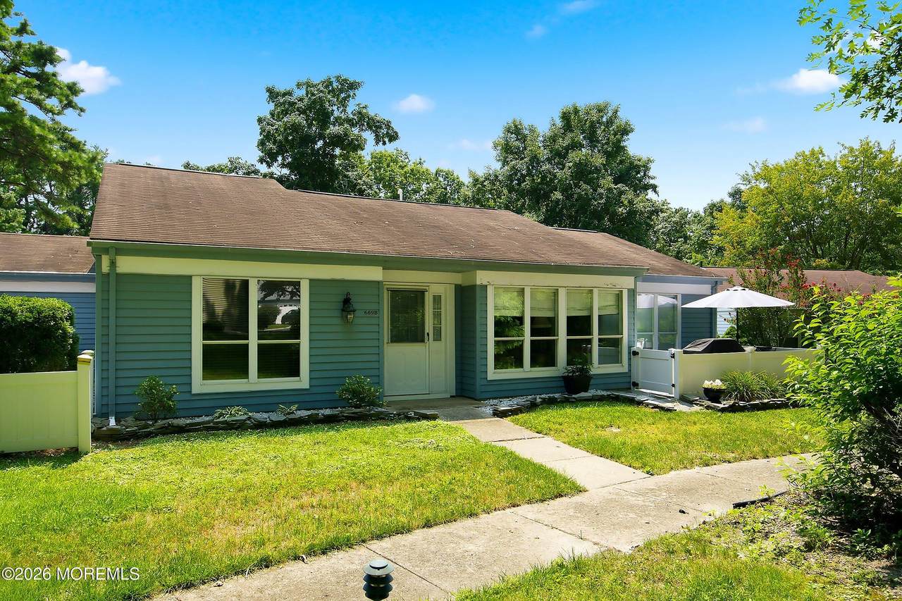 669B Buckingham Drive - Photo 1