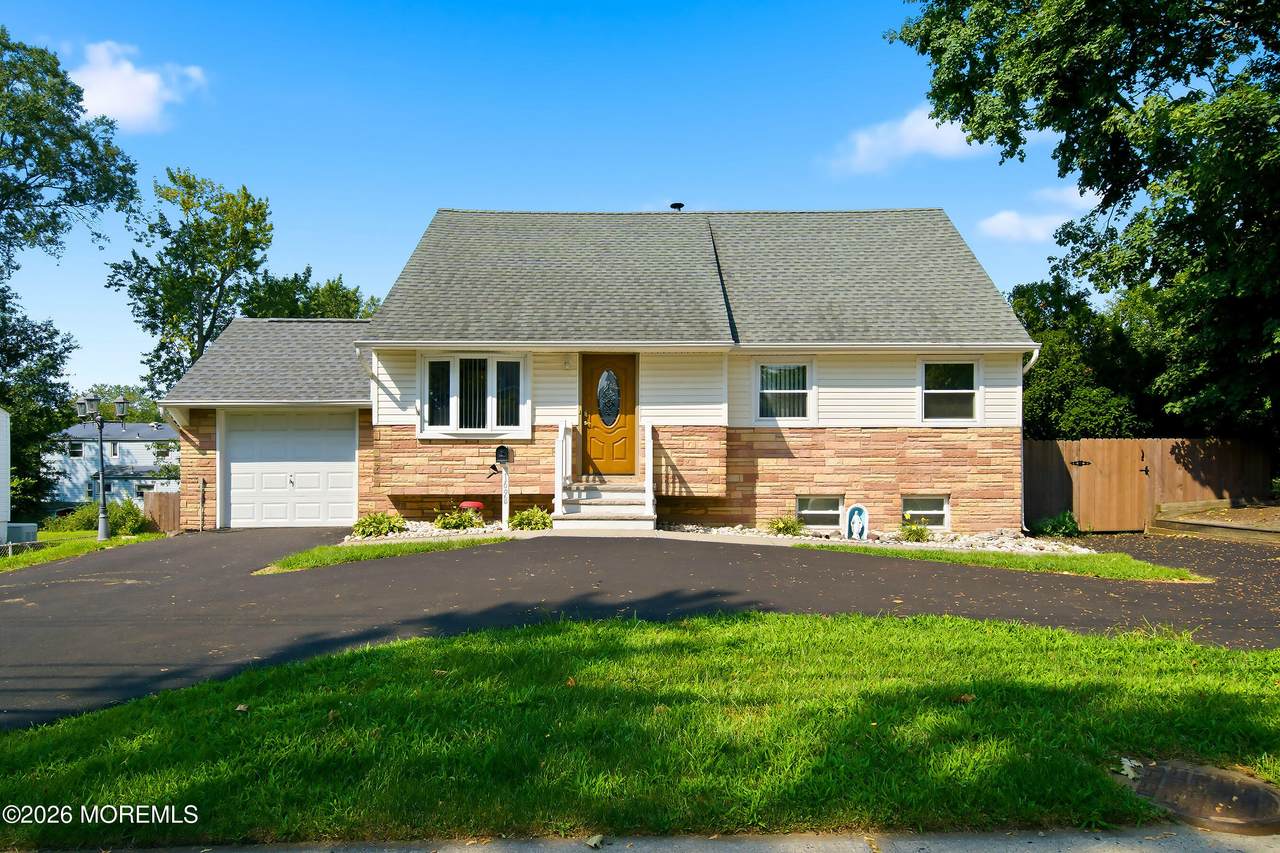 1698 Union Avenue - Photo 1
