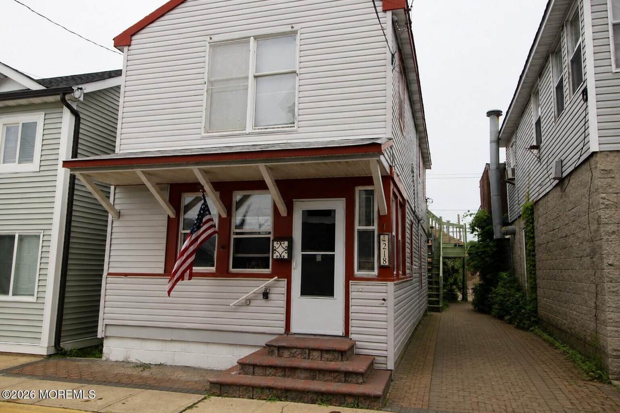 218 Bay Terrace - Photo 1