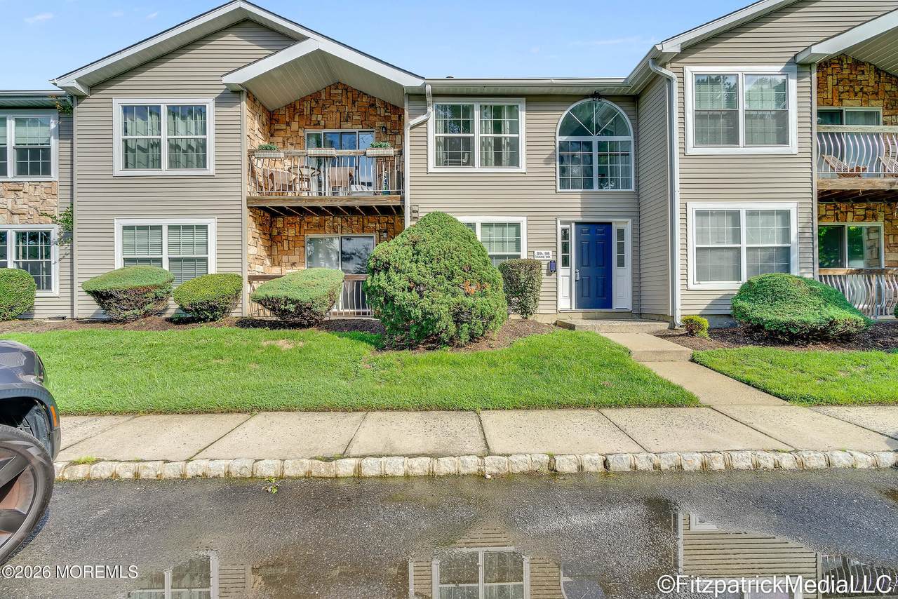 93 Diane Drive - Photo 1