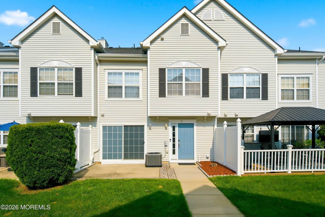 51 Winged Foot Court - Photo 1