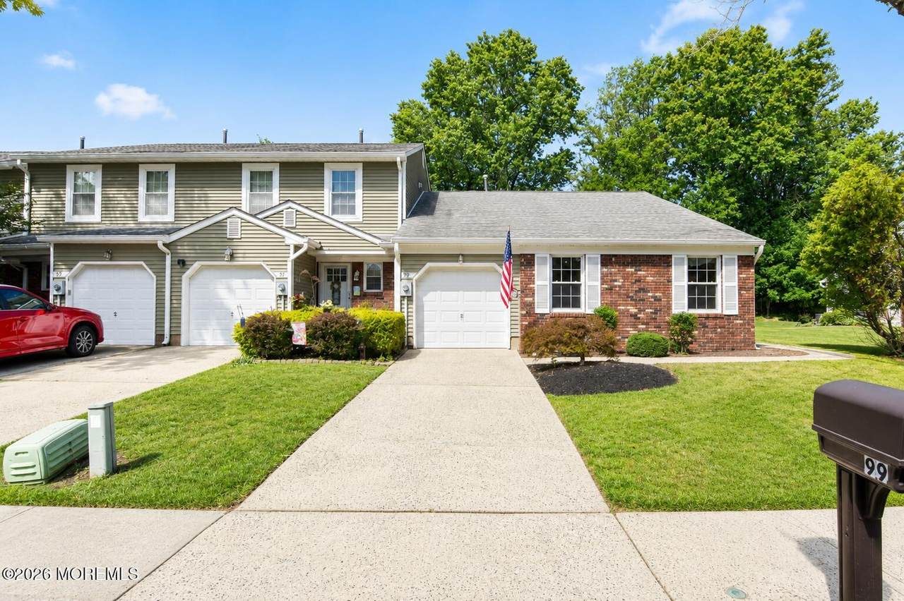 99 Oak Lane - Photo 1