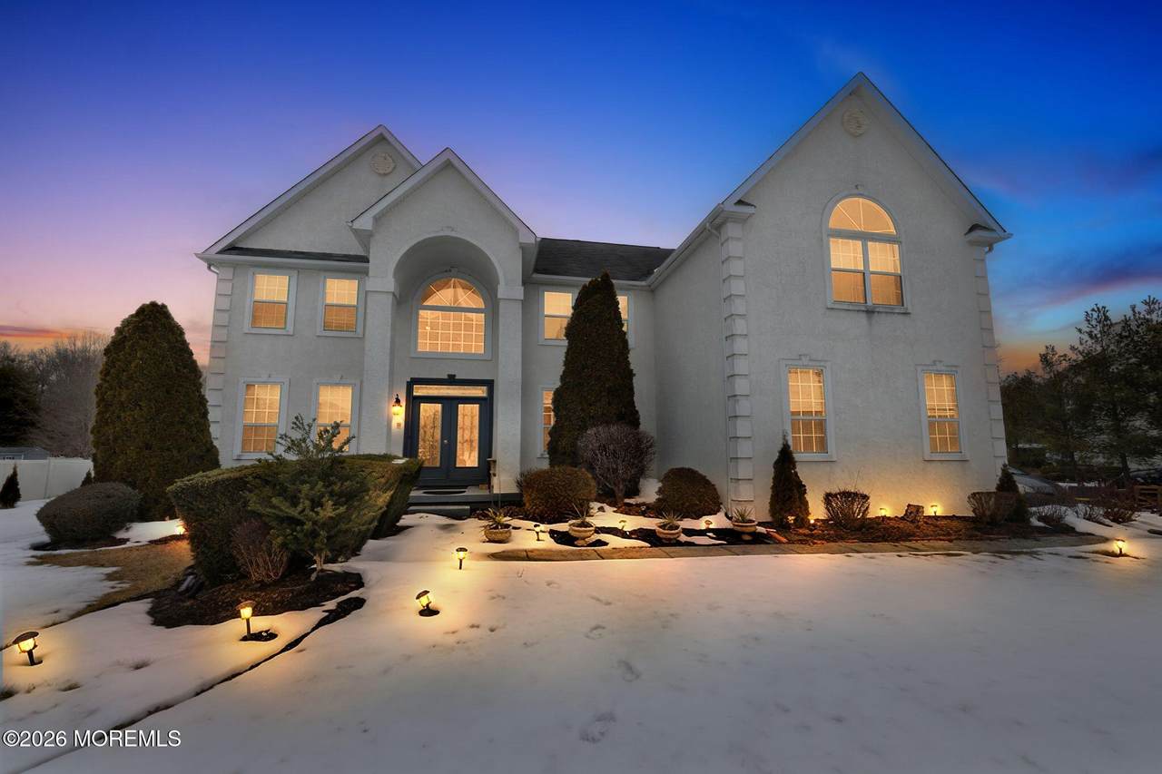 153 Sandra Way - Photo 1