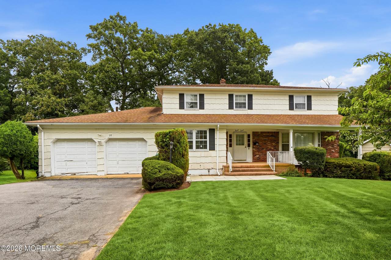 27 Stonehenge Drive - Photo 1