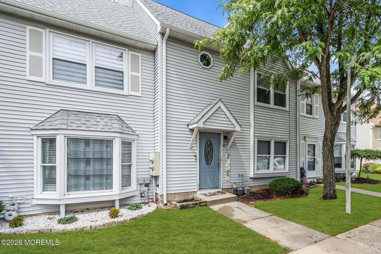 47 Colonial Court - Photo 1