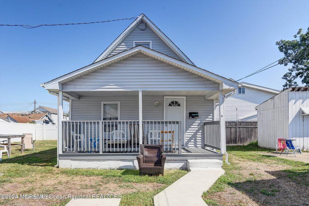 408 16th Avenue - Photo 1