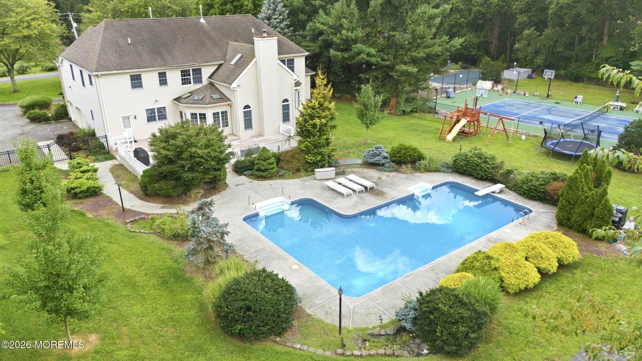 https://bt-photos.global.ssl.fastly.net/monmouth/1280_boomver_1_22626181-2.jpg