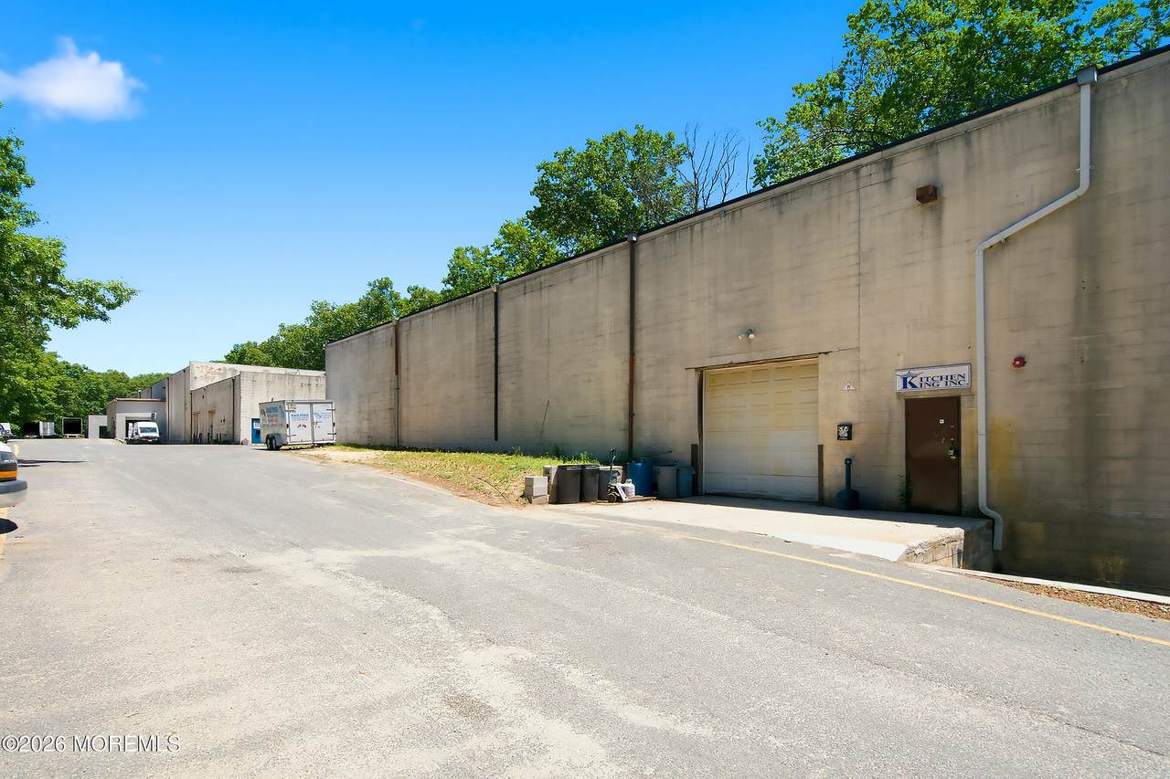 1561 Lakewood Road - Photo 1