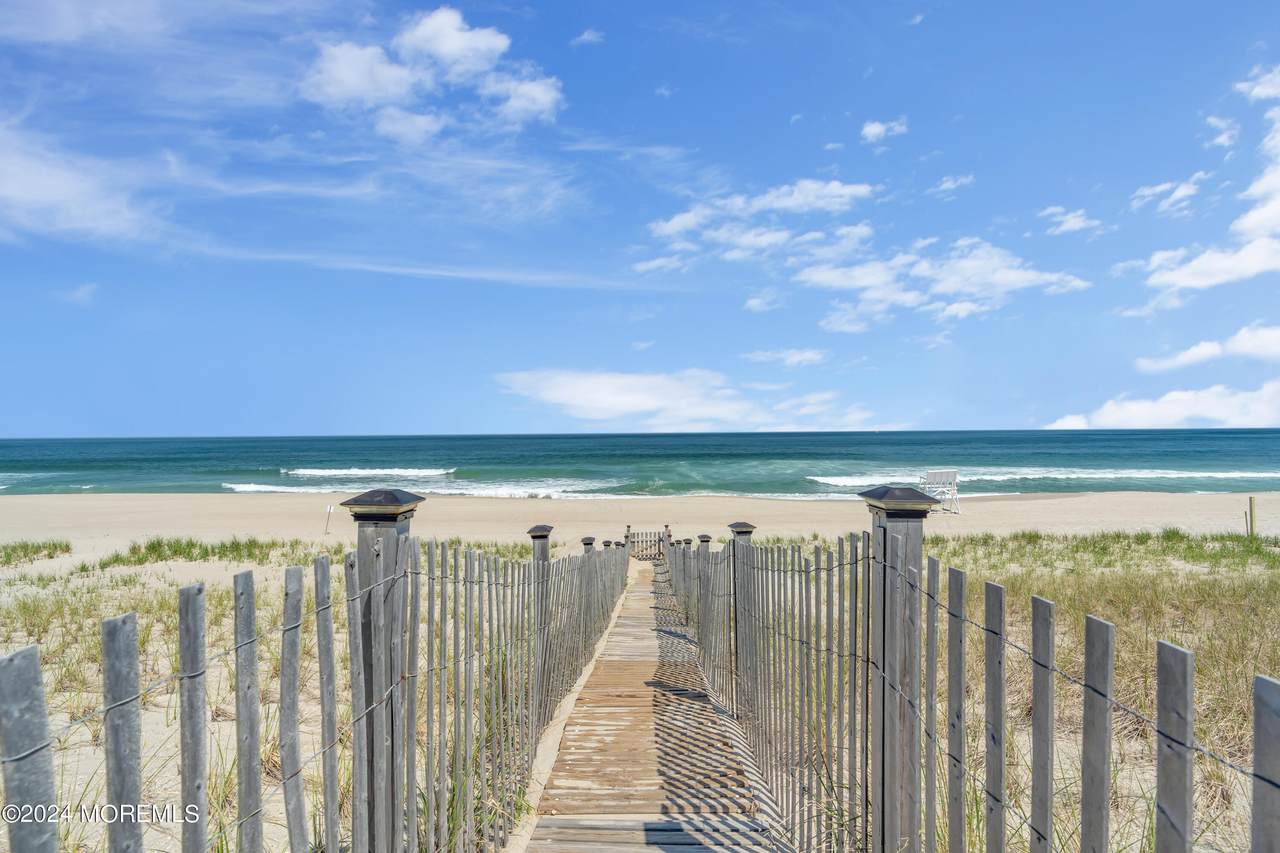 https://bt-photos.global.ssl.fastly.net/monmouth/1280_boomver_1_22626594-2.jpg