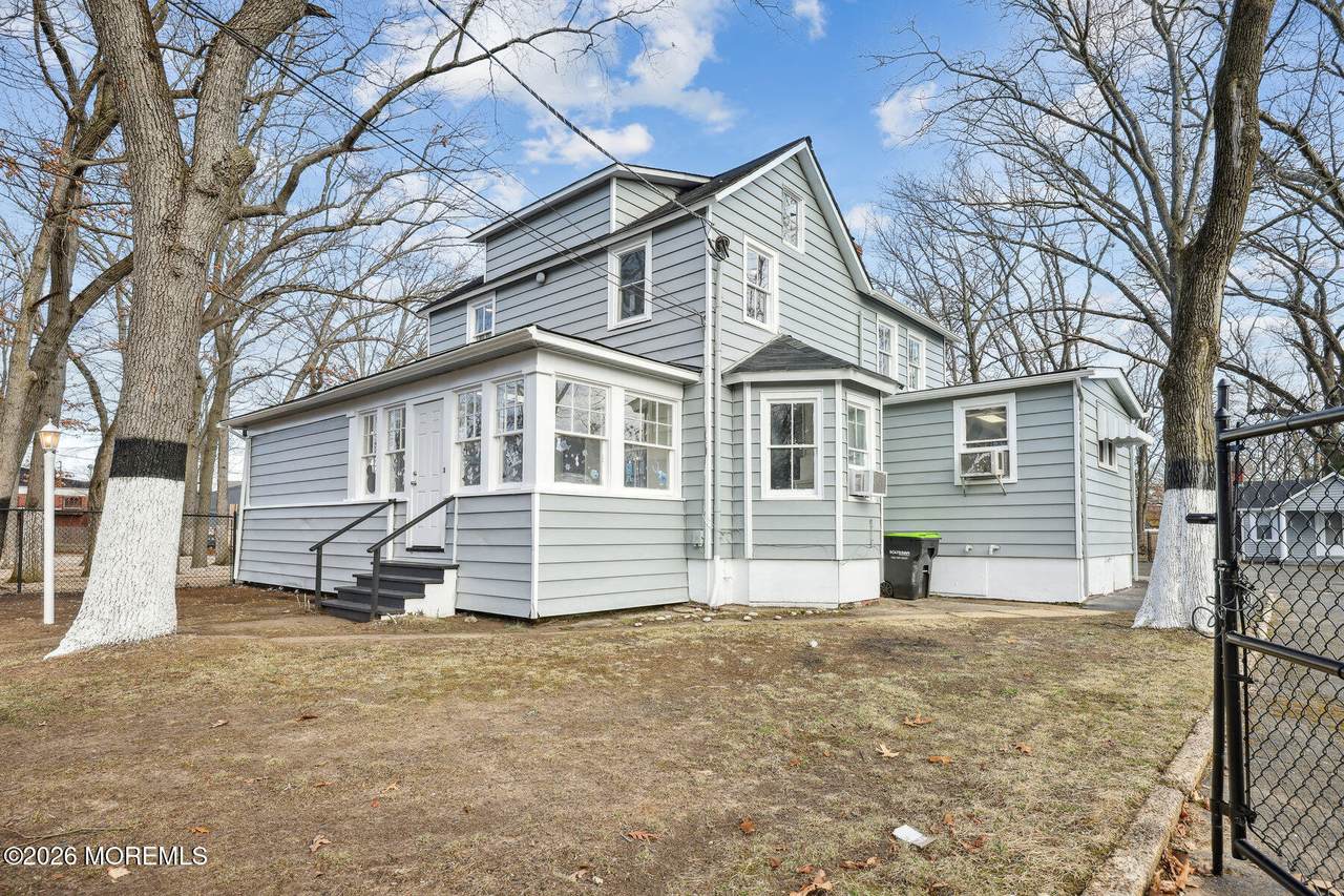 110 Charles Street - Photo 1
