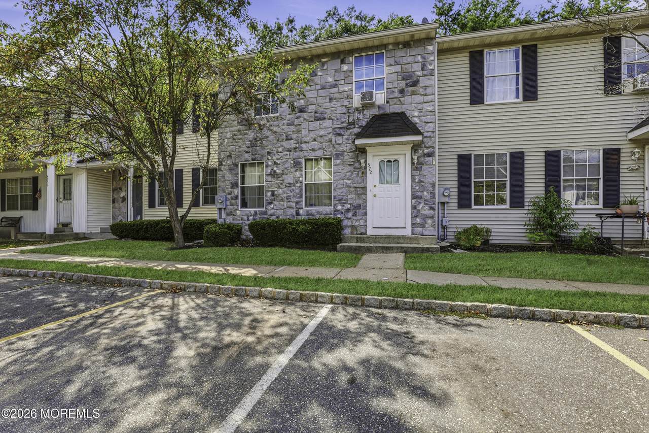 572 Davids Court - Photo 1
