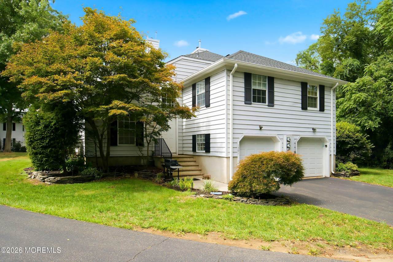 1301 Buckingham Circle - Photo 1