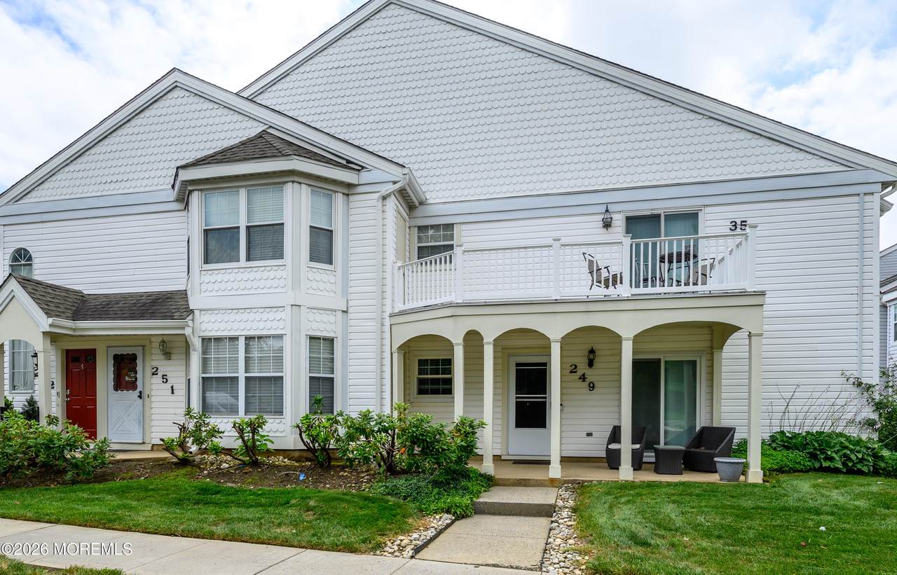 249 Tulip Lane - Photo 1