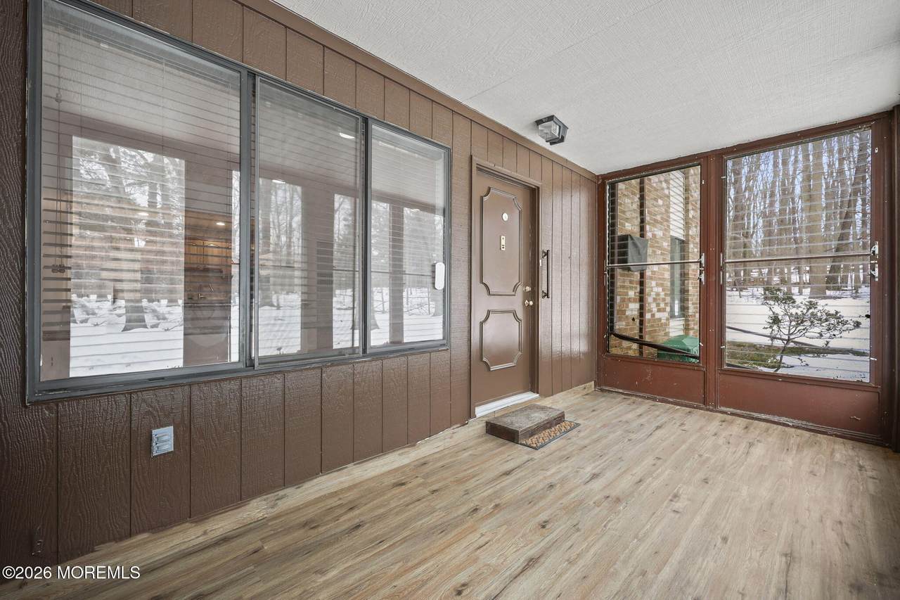 110 Amberly Drive - Photo 1