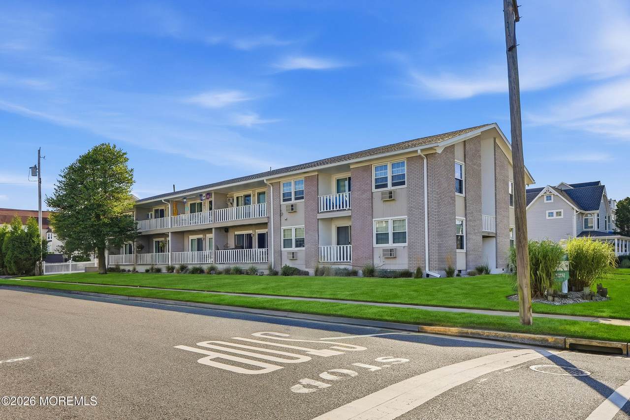 201 8th Avenue - Photo 1