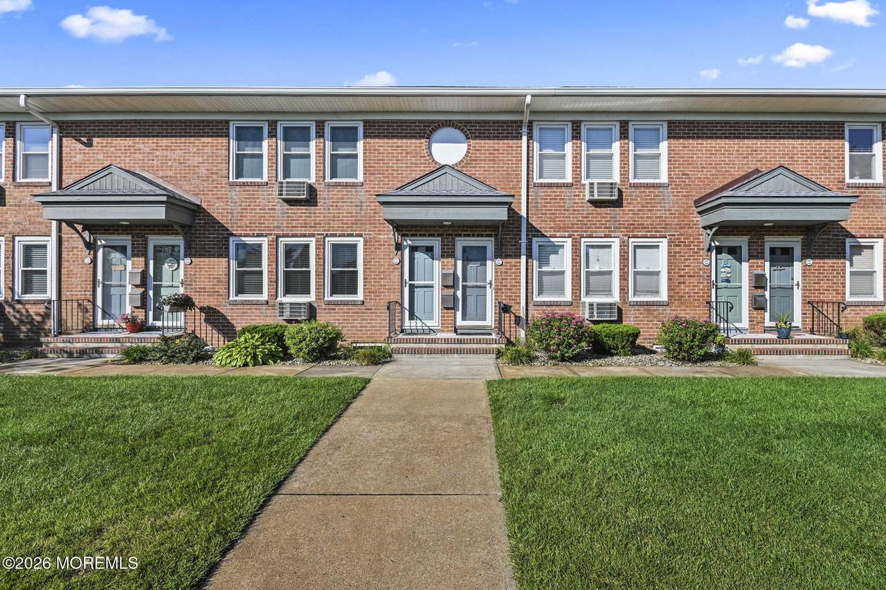 310 Maryland Avenue - Photo 1