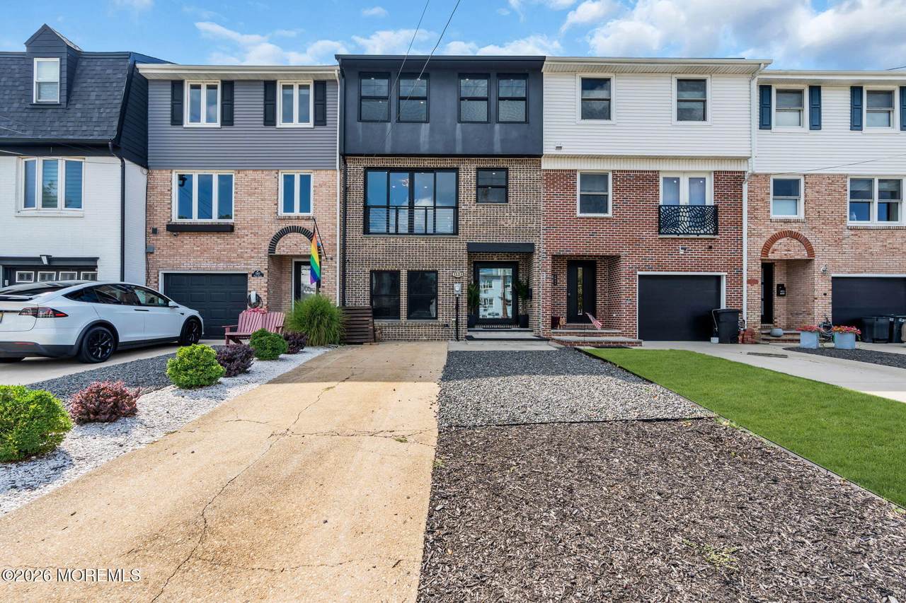 https://bt-photos.global.ssl.fastly.net/monmouth/1280_boomver_1_22627151-2.jpg