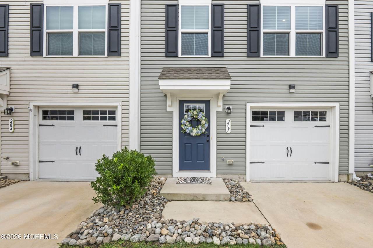 205 Cyprus Court - Photo 1