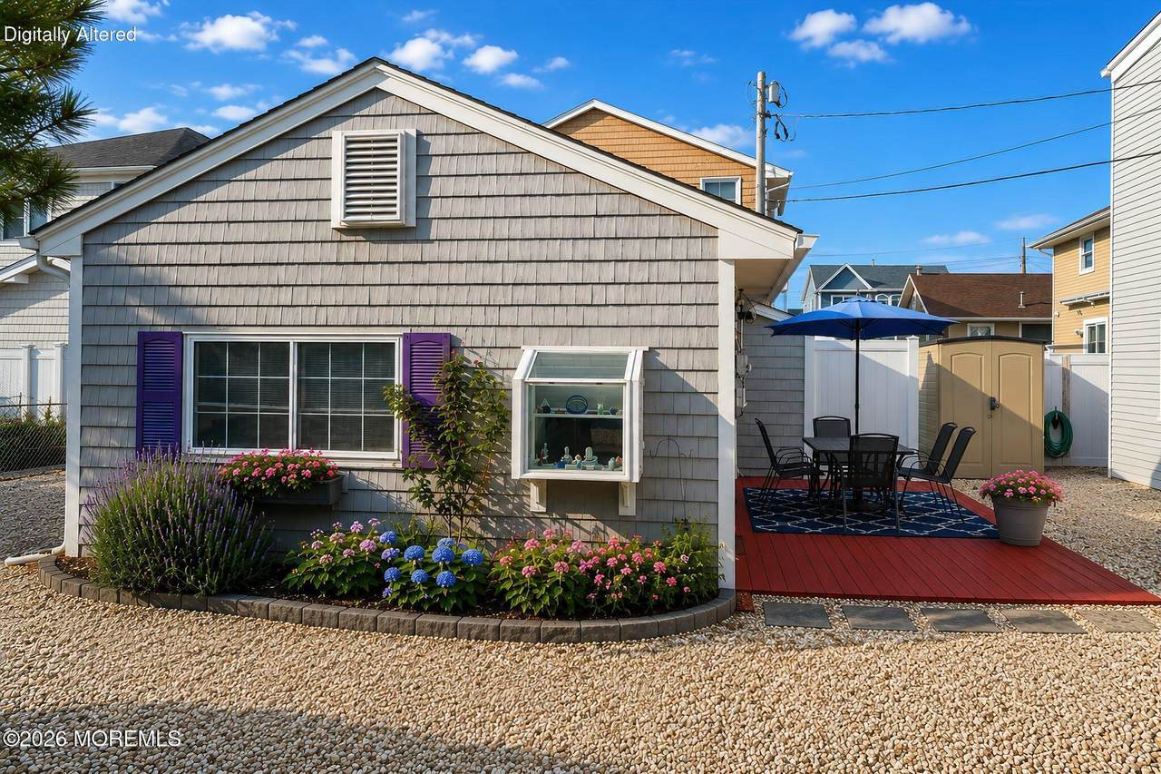 https://bt-photos.global.ssl.fastly.net/monmouth/1280_boomver_1_22627159-2.jpg