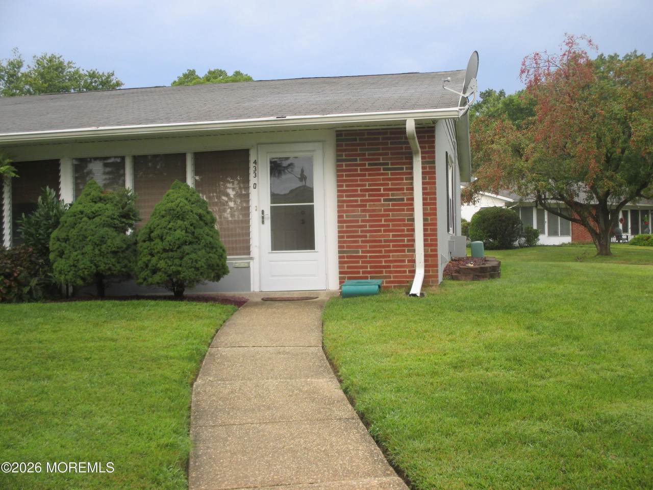 433D Picardy Court - Photo 1