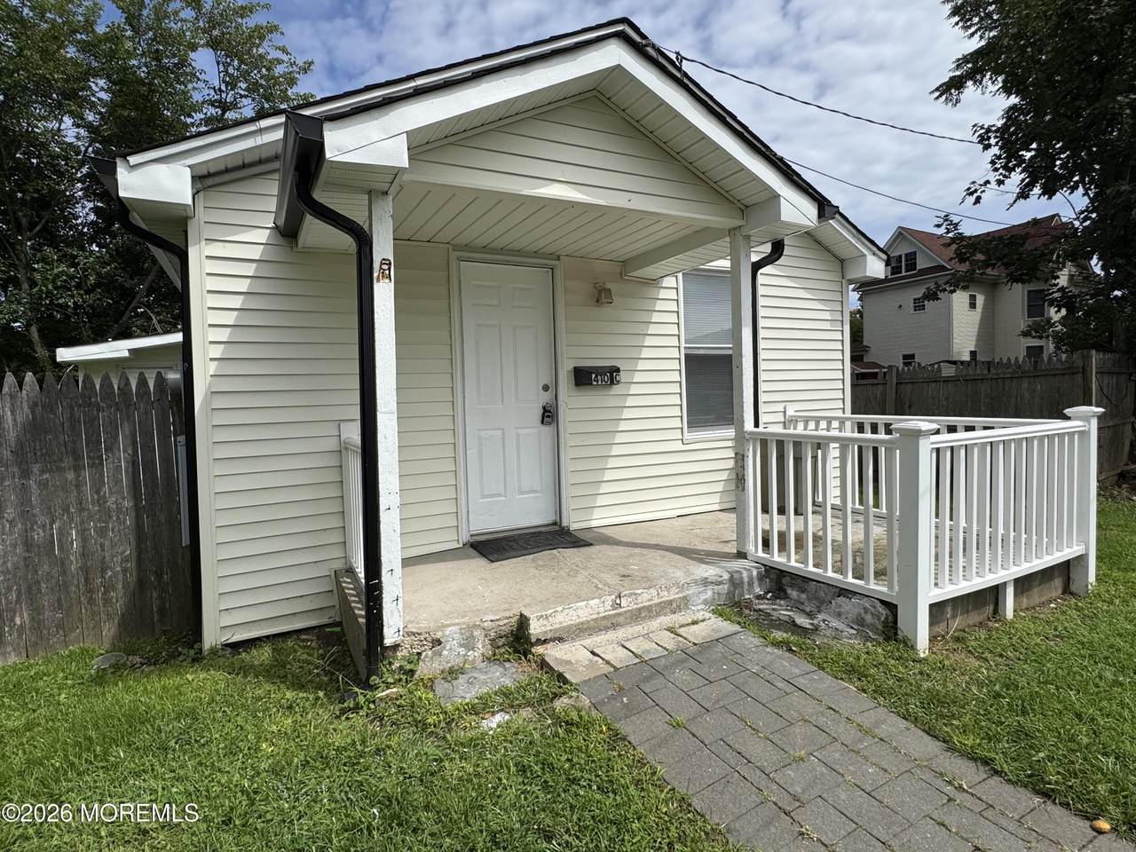 410 2nd Ave - Photo 1