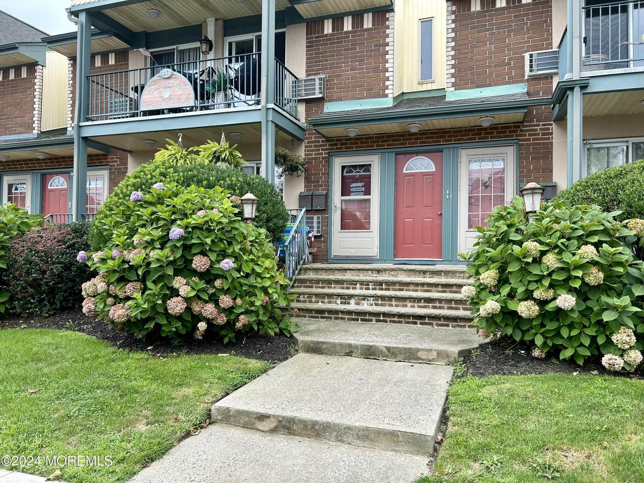 207 13th Avenue - Photo 1