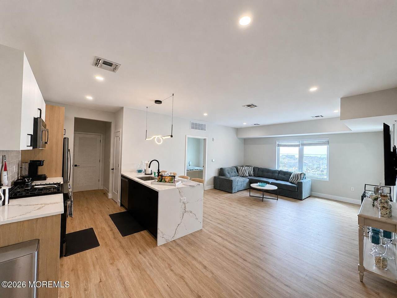 401 Boulevard - Photo 1